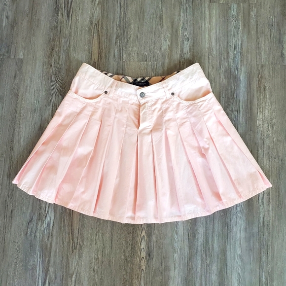 Burberry Dresses & Skirts - Burberry pleated skirt